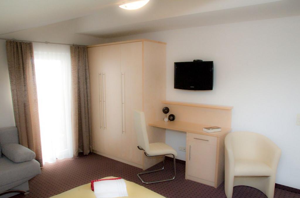 Pension Dorfplatzl Fusch an der Grossglocknerstrasse ภายนอก รูปภาพ